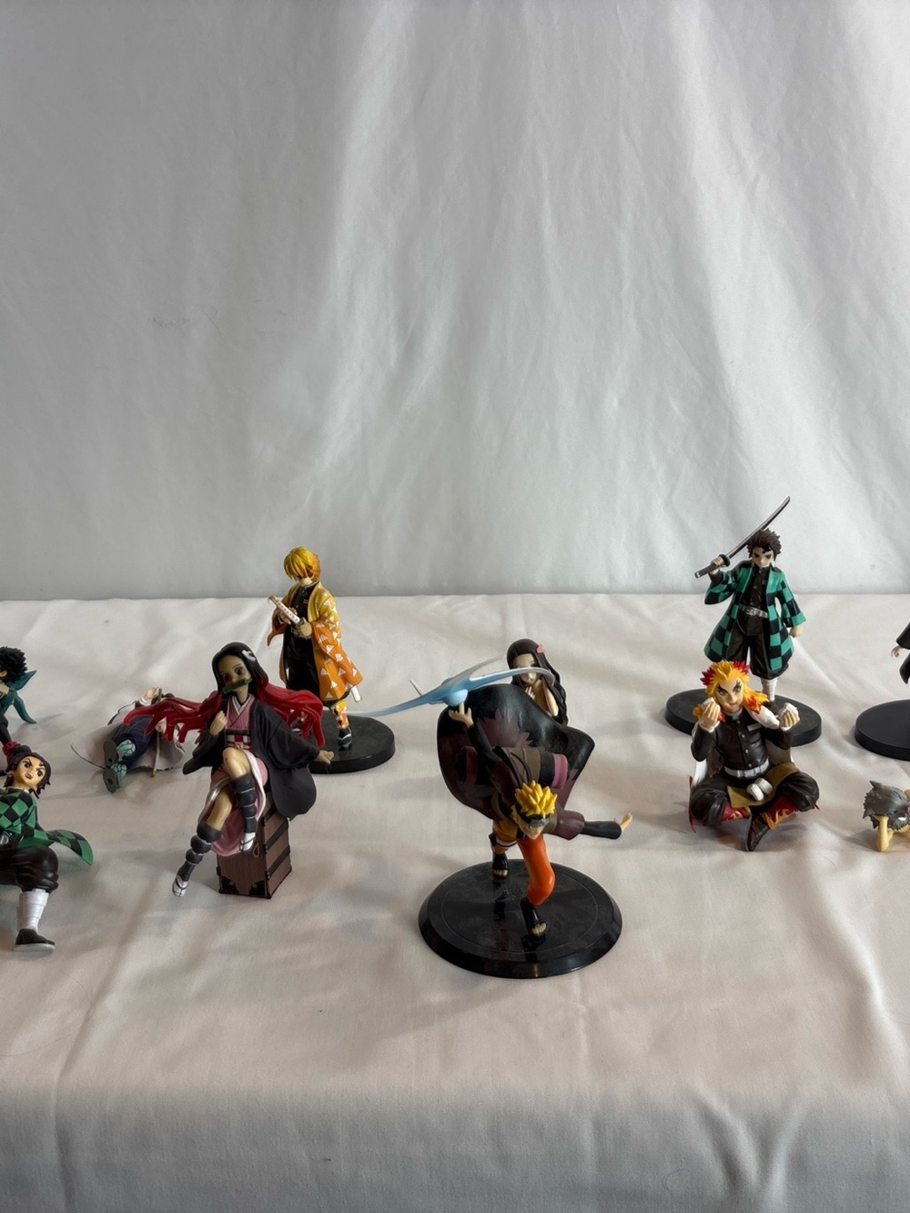 Source Unknown Anime Action Figure Set - Green, Orange, Black